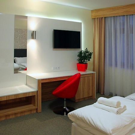 Hotel Przy Baszcie 웨그니차 외부 사진