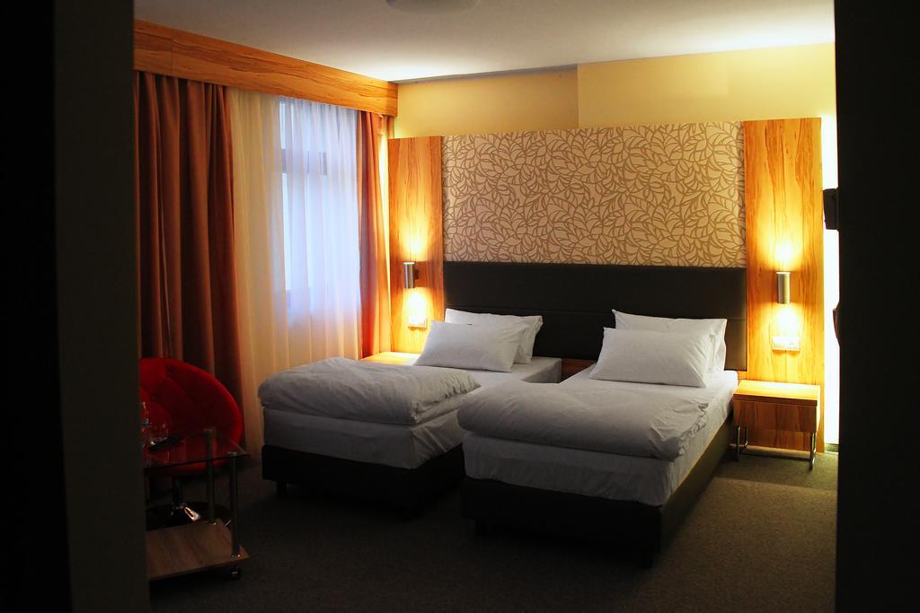 Hotel Przy Baszcie 웨그니차 객실 사진