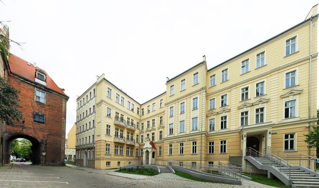 Hotel Przy Baszcie 웨그니차 외부 사진